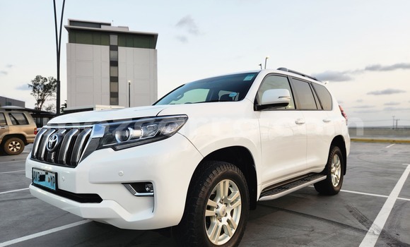 Buy Used Toyota Land Cruiser Prado White Car in Maputo in Maputo Buy Used Toyota Land Cruiser Prado White Car in Maputo in Maputo