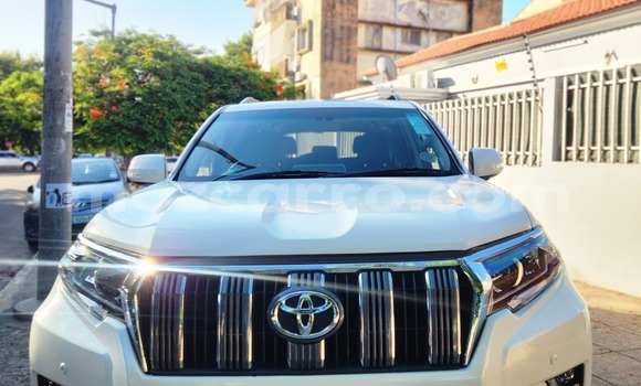 Buy Used Toyota Land Cruiser Prado White Car in Maputo in Maputo Buy Used Toyota Land Cruiser Prado White Car in Maputo in Maputo