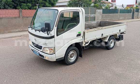 Comprar Usado Toyota Dyna Branco Caminhão em Maputo em Maputo Comprar Usado Toyota Dyna Branco Caminhão em Maputo em Maputo