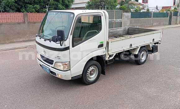 Comprar Usado Toyota Dyna Branco Caminhão em Maputo em Maputo Comprar Usado Toyota Dyna Branco Caminhão em Maputo em Maputo
