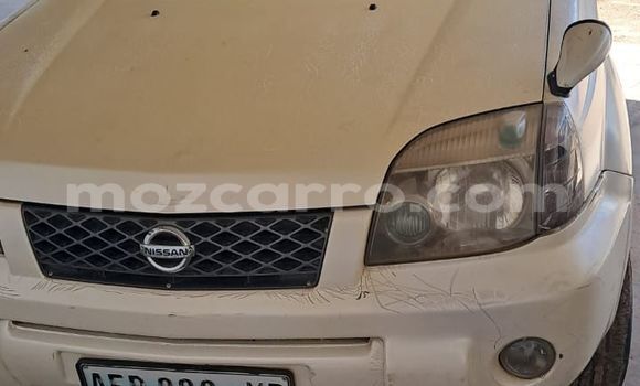 Nunua Ilio tumika Nissan X-Trail Nyeupe Gari ndani ya Maputo nchini Maputo