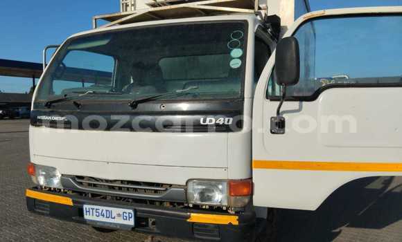 Comprar Usado Nissan UD Branco Caminhão em Maputo em Maputo