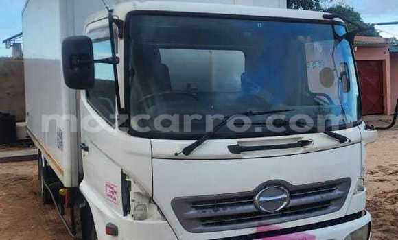 Buy Used Hino 300 Series White Truck in Maputo in Maputo Buy Used Hino 300 Series White Truck in Maputo in Maputo