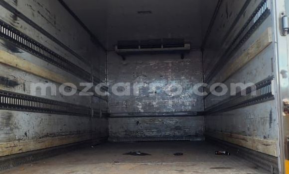 Buy Used Hino 300 Series White Truck in Maputo in Maputo Buy Used Hino 300 Series White Truck in Maputo in Maputo