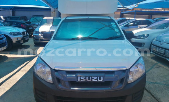 Nunua Ilio tumika Isuzu KB Nyeupe Gari ndani ya Maputo nchini Maputo Nunua Ilio tumika Isuzu KB Nyeupe Gari ndani ya Maputo nchini Maputo