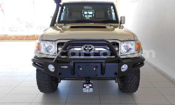 Comprar Usado Toyota Land Cruiser Bege Carro em Maputo em Maputo Comprar Usado Toyota Land Cruiser Bege Carro em Maputo em Maputo