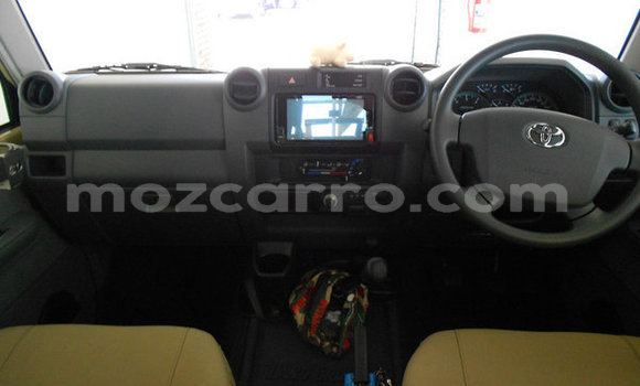 Comprar Usado Toyota Land Cruiser Bege Carro em Maputo em Maputo Comprar Usado Toyota Land Cruiser Bege Carro em Maputo em Maputo
