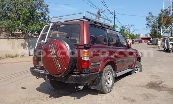 Buy Used Toyota Land Cruiser Red Car in Maputo in Maputo