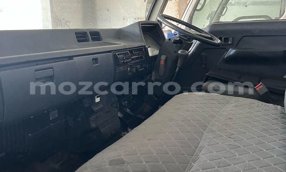 Nunua Ilio tumika Mitsubishi Canter Nyeupe Lori ndani ya Maputo nchini Maputo Nunua Ilio tumika Mitsubishi Canter Nyeupe Lori ndani ya Maputo nchini Maputo
