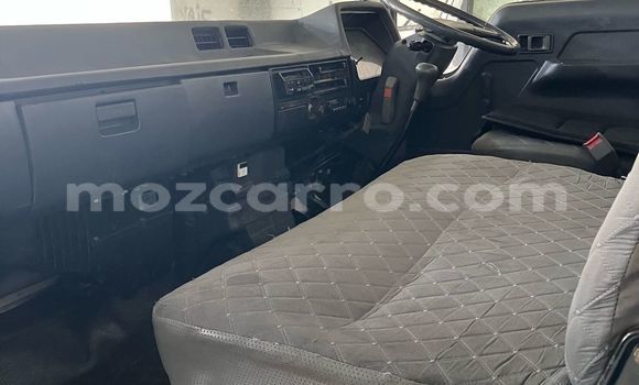 Nunua Ilio tumika Mitsubishi Canter Nyeupe Lori ndani ya Maputo nchini Maputo Nunua Ilio tumika Mitsubishi Canter Nyeupe Lori ndani ya Maputo nchini Maputo