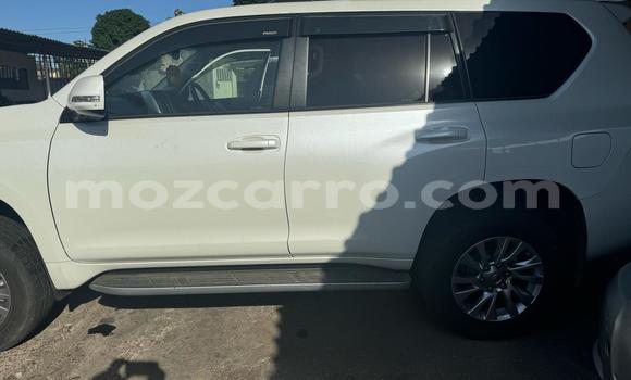Buy Used Toyota Land Cruiser Prado White Car in Maputo in Maputo Buy Used Toyota Land Cruiser Prado White Car in Maputo in Maputo
