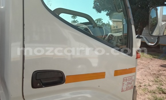 Comprar Usado Hino Ranger Branco Caminhão em Maputo em Maputo Comprar Usado Hino Ranger Branco Caminhão em Maputo em Maputo