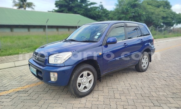 Nunua Ilio tumika Toyota RAV4 Bluu Gari ndani ya Maputo nchini Maputo