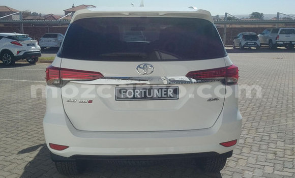Nunua Ilio tumika Toyota Fortuner Nyeupe Gari ndani ya Maputo nchini Maputo Nunua Ilio tumika Toyota Fortuner Nyeupe Gari ndani ya Maputo nchini Maputo