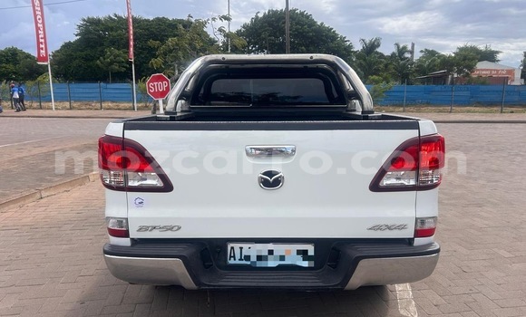 Tenga Tsaru Mazda BT-50 Chena Mota in Maputo in Maputo Tenga Tsaru Mazda BT-50 Chena Mota in Maputo in Maputo