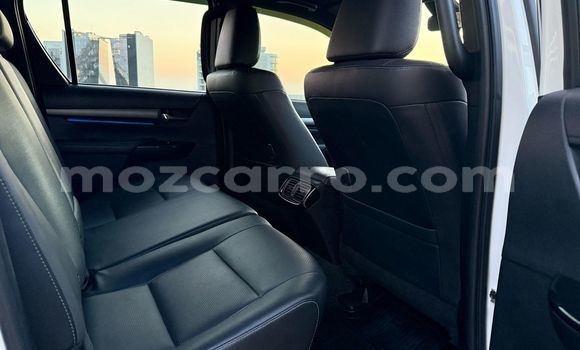 Buy New Toyota Hilux White Car in Maputo in Maputo Buy New Toyota Hilux White Car in Maputo in Maputo