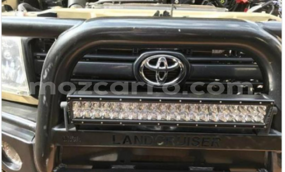 Comprar Usado Toyota Land Cruiser Bege Carro em Maputo em Maputo Comprar Usado Toyota Land Cruiser Bege Carro em Maputo em Maputo