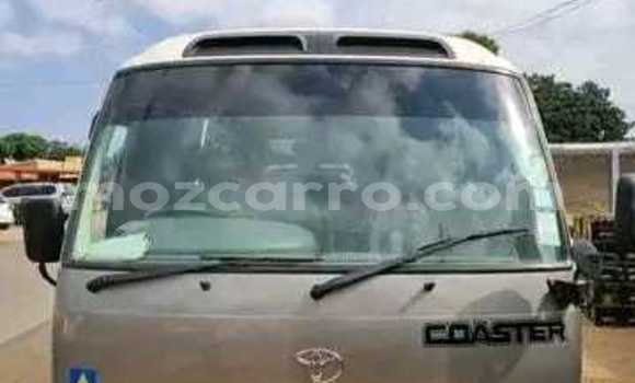 Comprar Usado Toyota Coaster Castanho Carro em Maputo em Maputo