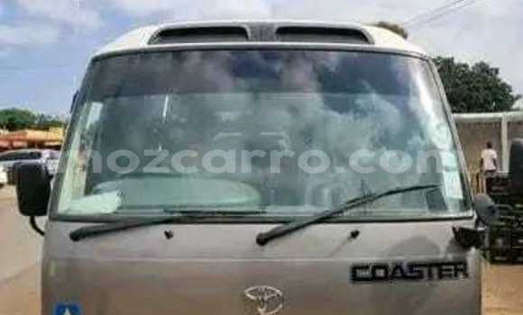 Comprar Usado Toyota Coaster Castanho Carro em Maputo em Maputo Comprar Usado Toyota Coaster Castanho Carro em Maputo em Maputo
