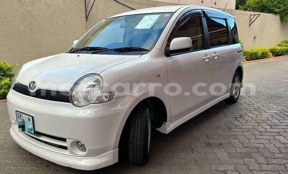 Tenga Tsaru Toyota Sienta Chena Mota in Maputo in Maputo Tenga Tsaru Toyota Sienta Chena Mota in Maputo in Maputo