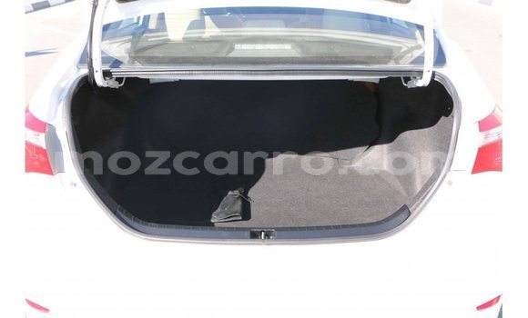 Comprar Importar Toyota Corolla Branco Carro em Import - Dubai em Cabo Delgado Comprar Importar Toyota Corolla Branco Carro em Import - Dubai em Cabo Delgado