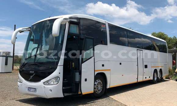 Nunua Ilio tumika Volvo F4 Nyeupe Lori ndani ya Maputo nchini Maputo Nunua Ilio tumika Volvo F4 Nyeupe Lori ndani ya Maputo nchini Maputo