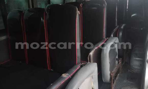 Nunua Ilio tumika Toyota Hiace Nyingine Gari ndani ya Maputo nchini Maputo Nunua Ilio tumika Toyota Hiace Nyingine Gari ndani ya Maputo nchini Maputo