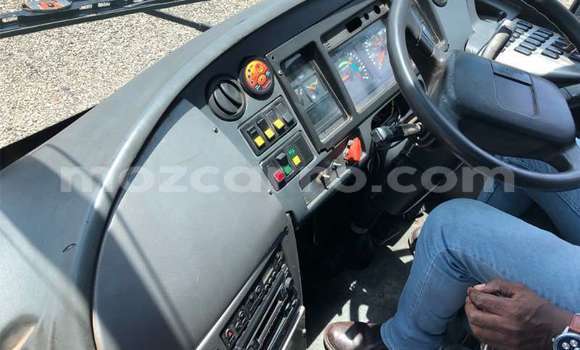 Nunua Ilio tumika Volvo F4 Nyeupe Lori ndani ya Maputo nchini Maputo Nunua Ilio tumika Volvo F4 Nyeupe Lori ndani ya Maputo nchini Maputo