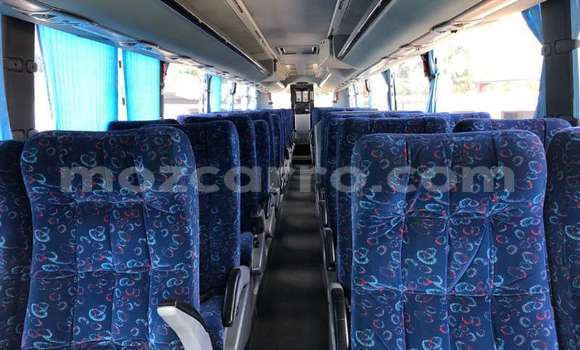 Nunua Ilio tumika Volvo F4 Nyeupe Lori ndani ya Maputo nchini Maputo Nunua Ilio tumika Volvo F4 Nyeupe Lori ndani ya Maputo nchini Maputo