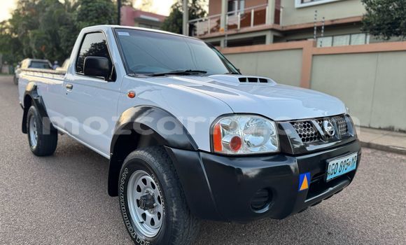 Comprar Usado Nissan Hardbody Branco Carro em Maputo em Maputo Comprar Usado Nissan Hardbody Branco Carro em Maputo em Maputo
