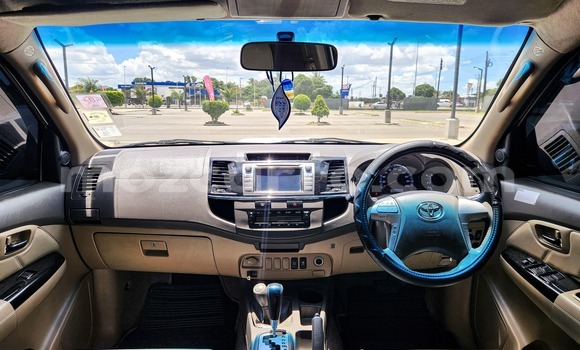 Buy Used Toyota Hilux White Car in Maputo in Maputo Buy Used Toyota Hilux White Car in Maputo in Maputo