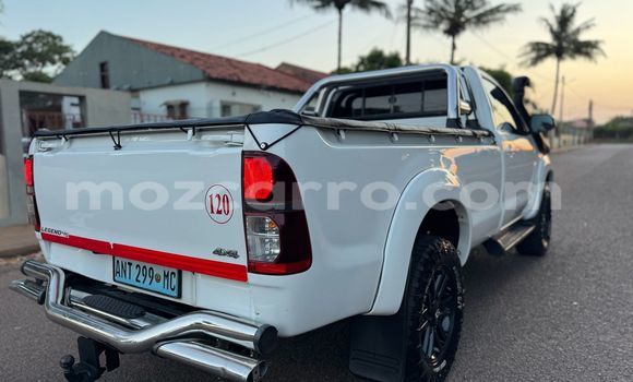 Tenga Tsaru Toyota Hilux Chena Mota in Maputo in Maputo Tenga Tsaru Toyota Hilux Chena Mota in Maputo in Maputo