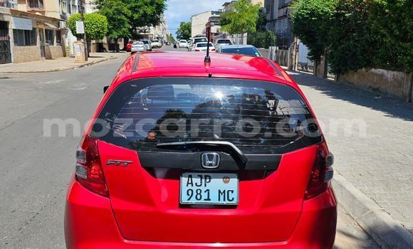 Buy Used Honda Fit Red Car in Maputo in Maputo Buy Used Honda Fit Red Car in Maputo in Maputo
