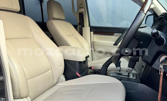 Buy Used Mitsubishi Pajero Brown Car in Maputo in Maputo Buy Used Mitsubishi Pajero Brown Car in Maputo in Maputo