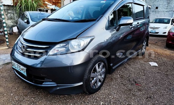 Nunua Ilio tumika Honda Freed Fedha Gari ndani ya Maputo nchini Maputo