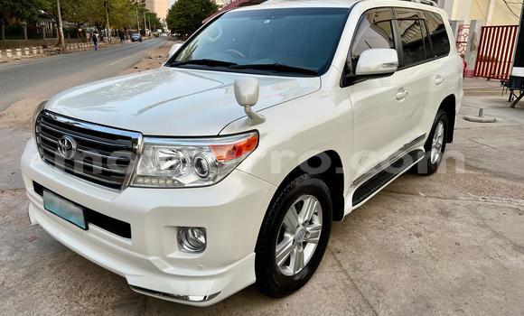 Comprar Novo Toyota Land Cruiser Branco Carro em Maputo em Maputo Comprar Novo Toyota Land Cruiser Branco Carro em Maputo em Maputo