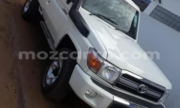 Comprar Usado Toyota Land Cruiser Branco Carro em Maputo em Maputo Comprar Usado Toyota Land Cruiser Branco Carro em Maputo em Maputo