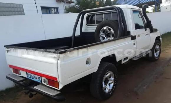 Comprar Usado Toyota Land Cruiser Branco Carro em Maputo em Maputo Comprar Usado Toyota Land Cruiser Branco Carro em Maputo em Maputo