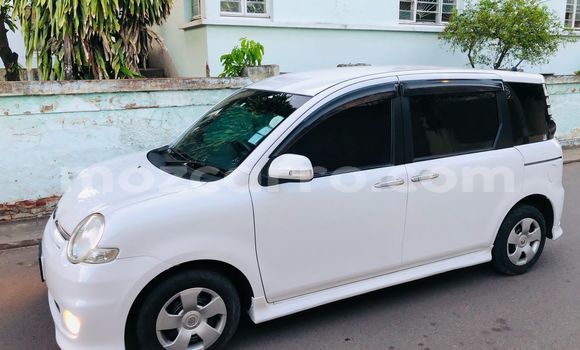 Tenga Tsaru Toyota Sienta Chena Mota in Maputo in Maputo Tenga Tsaru Toyota Sienta Chena Mota in Maputo in Maputo