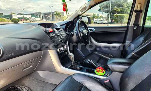 Nunua Ilio tumika Mazda BT-50 Fedha Gari ndani ya Maputo nchini Maputo Nunua Ilio tumika Mazda BT-50 Fedha Gari ndani ya Maputo nchini Maputo
