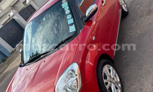 Nunua Ilio tumika Mazda Verisa Nyekundu Gari ndani ya Maputo nchini Maputo