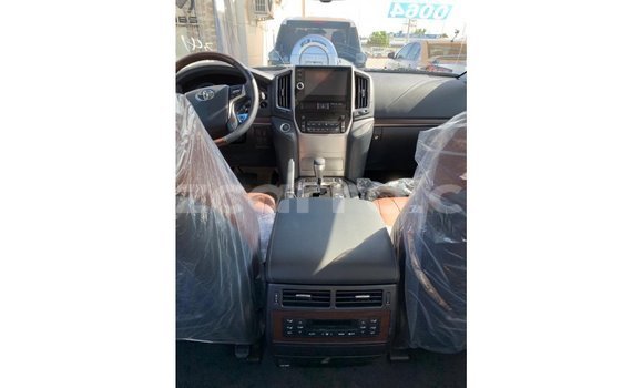 Tenga Imported Toyota Land Cruiser Chena Mota in Import - Dubai in Cabo Delgado Tenga Imported Toyota Land Cruiser Chena Mota in Import - Dubai in Cabo Delgado