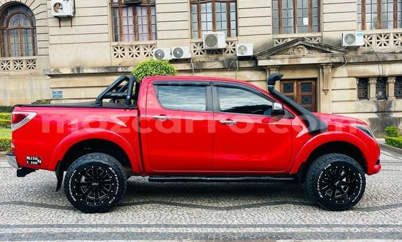 Comprar Usado Mazda BT-50 Vermelho Carro em Maputo em Maputo Comprar Usado Mazda BT-50 Vermelho Carro em Maputo em Maputo