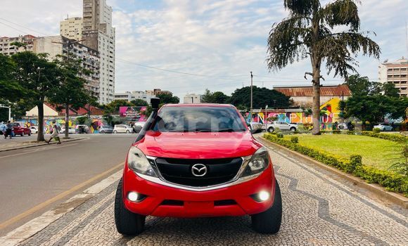 Comprar Usado Mazda BT-50 Vermelho Carro em Maputo em Maputo Comprar Usado Mazda BT-50 Vermelho Carro em Maputo em Maputo