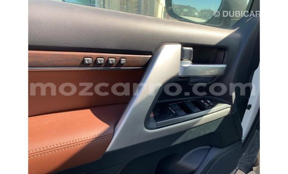 Comprar Importar Toyota Land Cruiser Branco Carro em Import - Dubai em Cabo Delgado Comprar Importar Toyota Land Cruiser Branco Carro em Import - Dubai em Cabo Delgado