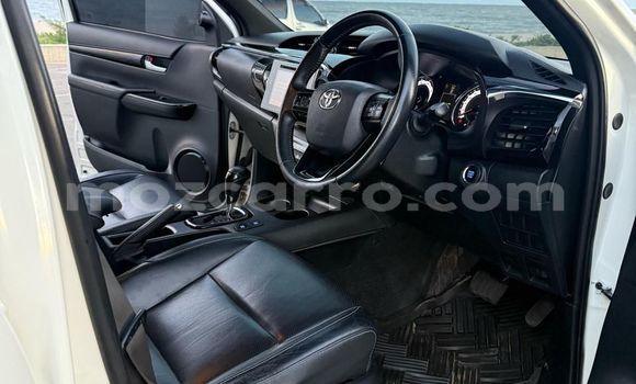 Comprar Usado Toyota Hilux Branco Carro em Maputo em Maputo Comprar Usado Toyota Hilux Branco Carro em Maputo em Maputo