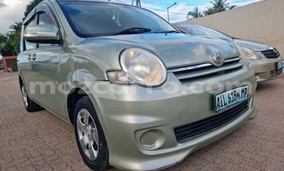 Buy Used Toyota Sienta Other Car in Búzi in Sofala