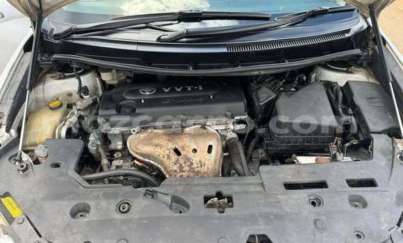 Tenga Tsaru Toyota Blade Chena Mota in Beautiful vista in Maputo Tenga Tsaru Toyota Blade Chena Mota in Beautiful vista in Maputo