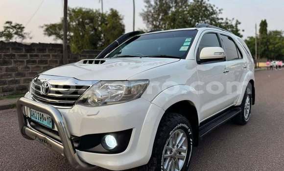 Comprar Usado Toyota Fortuner Branco Carro em Boane em Maputo