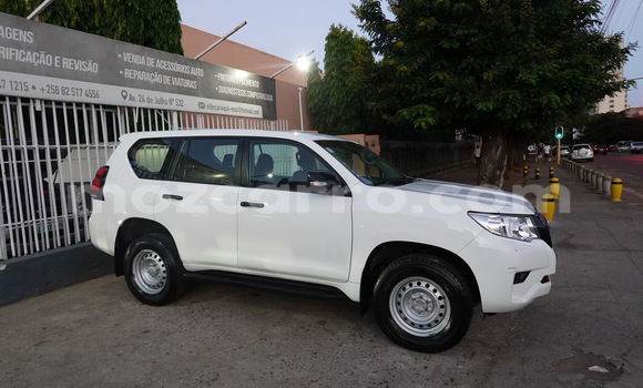 Tenga Tsaru Toyota Land Cruiser Prado Chena Mota in Maputo in Maputo